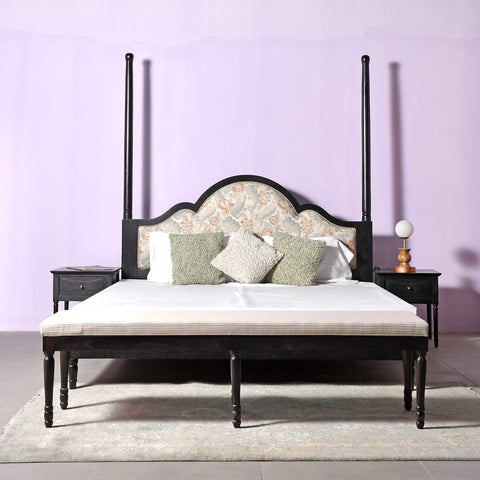Elegant Wooden Four-Poster Bed – Handcrafted Luxury for Your Bedroom