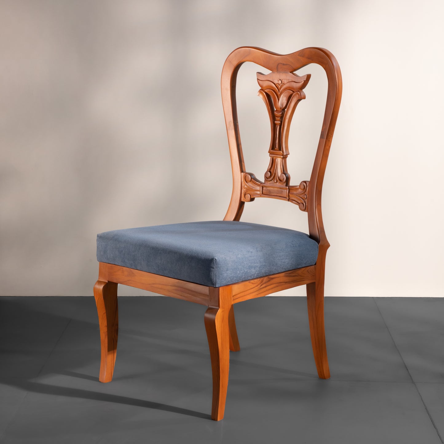 Solid Wood Carved Dining Chair – Classic Wooden Chair with Cushioned Seat for Dining Room, Living Room & Office