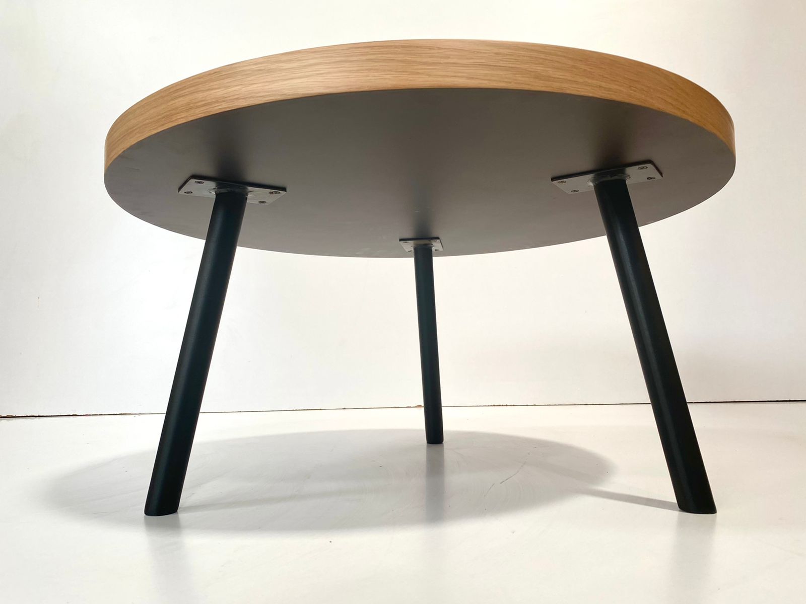 Metal Legs & Wooden Top Round Coffee table in Oak Veneer